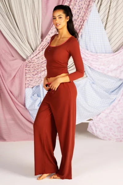 LOUNGEWEAR 32
